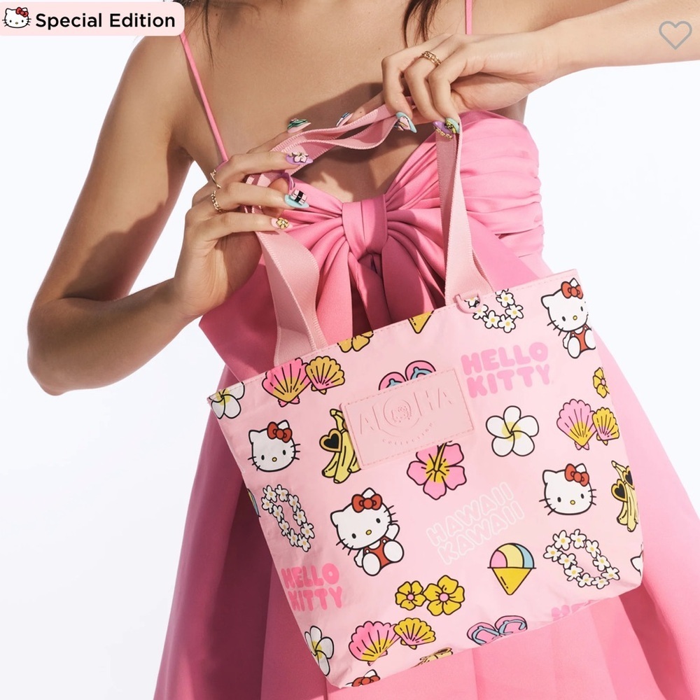 *New* Aloha Collection x Hello Kitty Hawai kawaii icons pink mini tripper tote